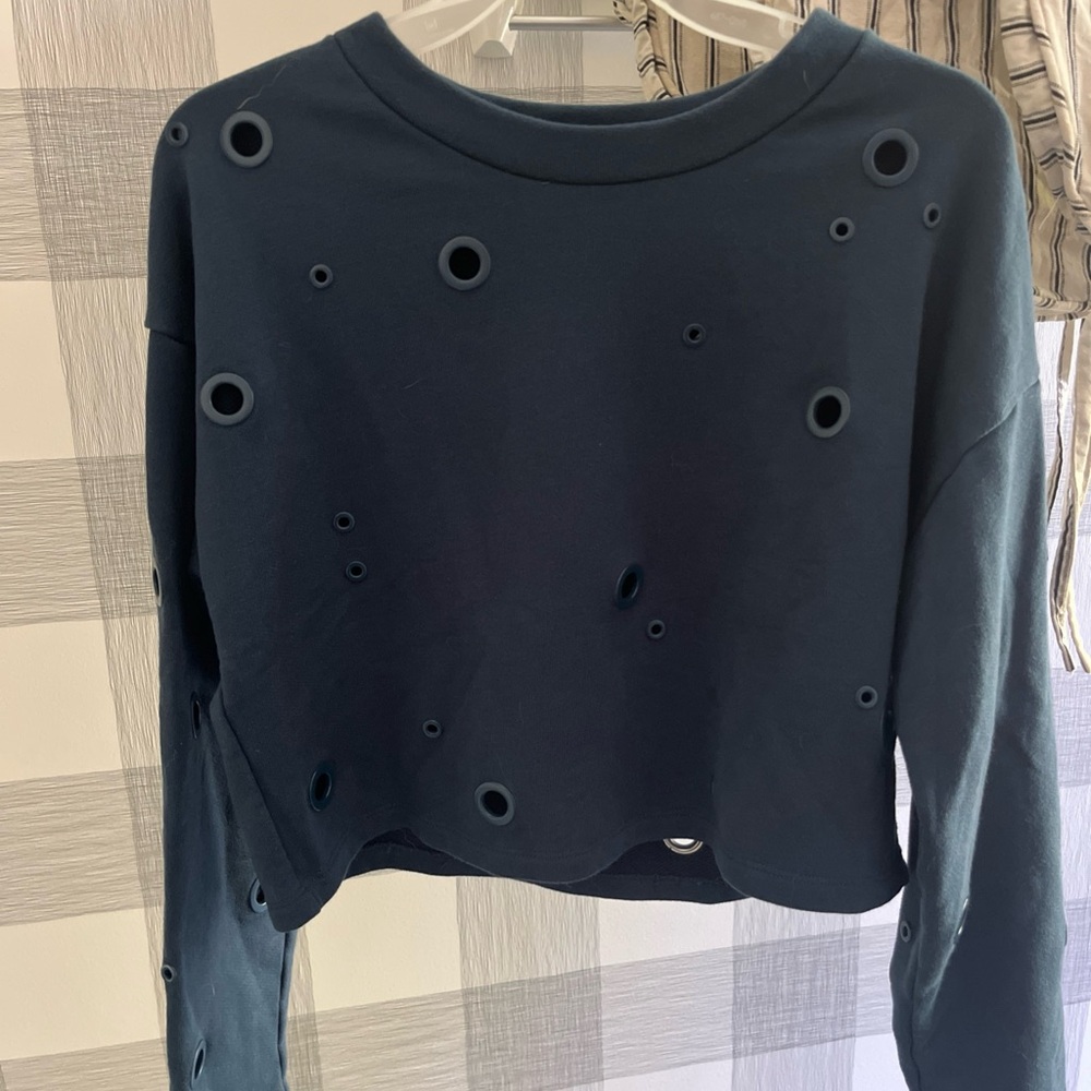 ALO Yoga blue Crew Neck cropped grommet sweatshirt